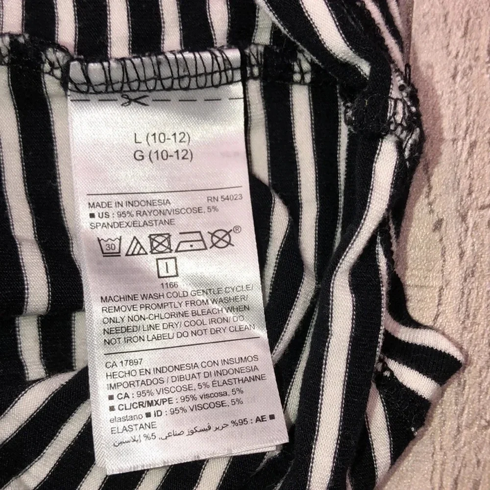 Old navy girls striped long sleeve shirt size 10-12